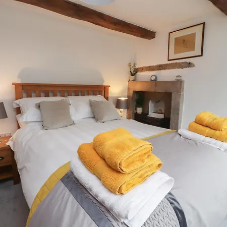 2 The Square סקיפטון