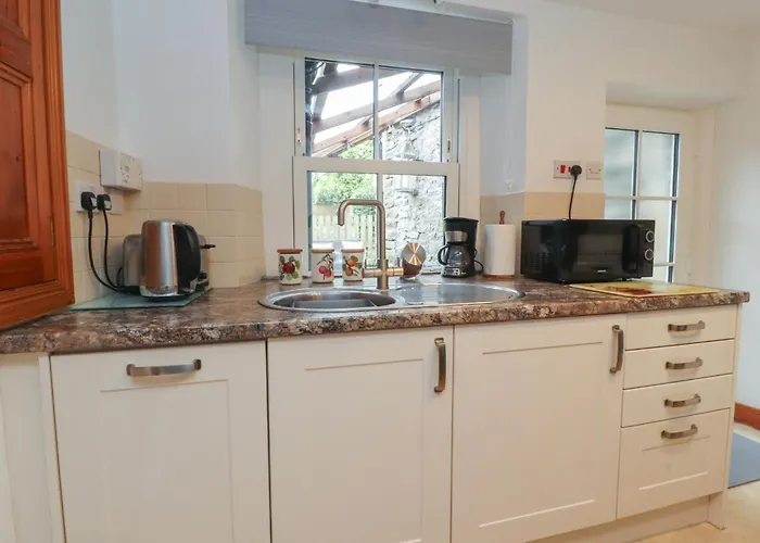 2 The Square סקיפטון